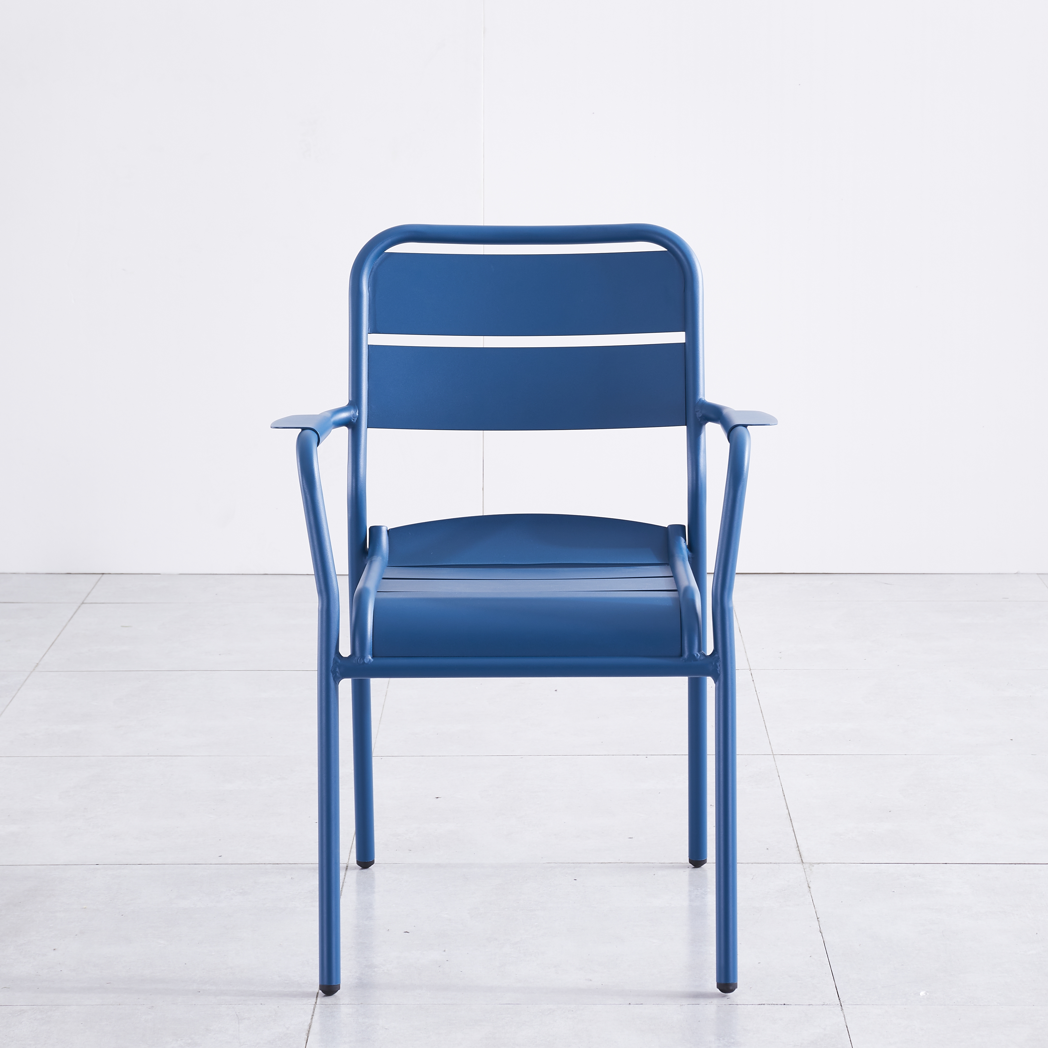 Novo design moderno bistrô jantar jardim ao ar livre restaurante pátio metal alumínio cadeiras empilháveis ​​conjunto de mesa móveis