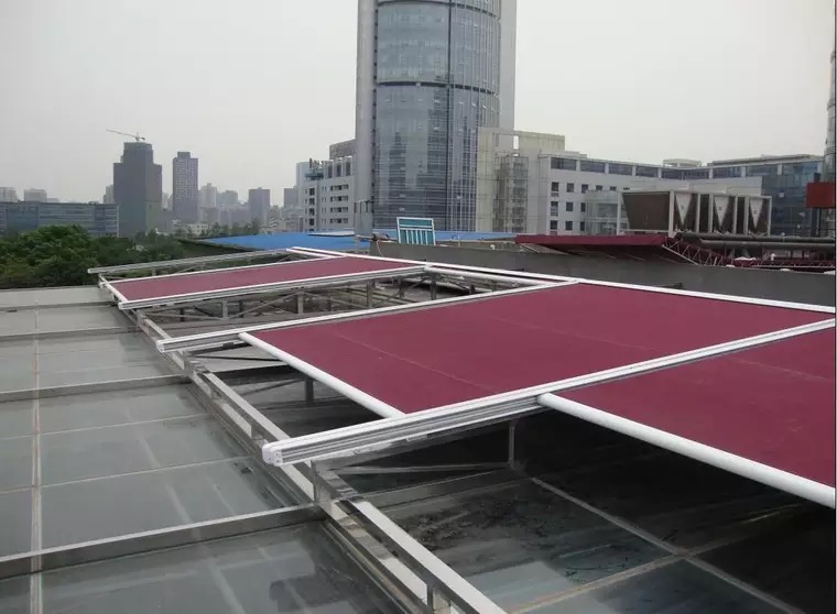 Janela de teto retrátil personalizada para jardim externo