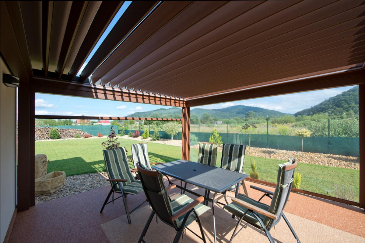 Toldo de jardim de alumínio para exterior motorizado elétrico retrátil independente resistente ao vento à prova d'água