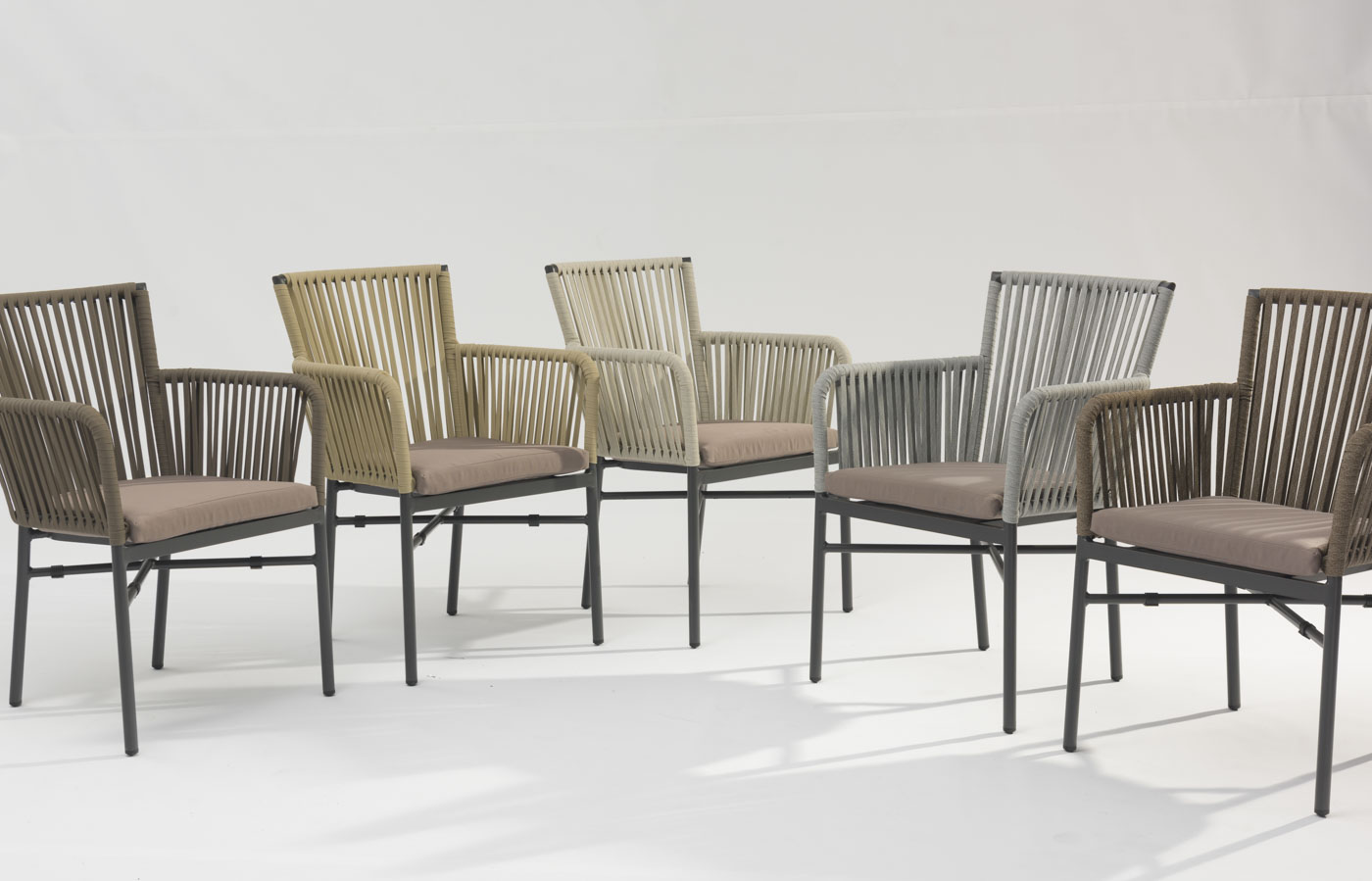 Moderna nova tecnologia de design de corda macia el&aacute;stica tran&ccedil;ada estrutura de alum&iacute;nio terra&ccedil;o jardim cadeira de corda ao ar livre