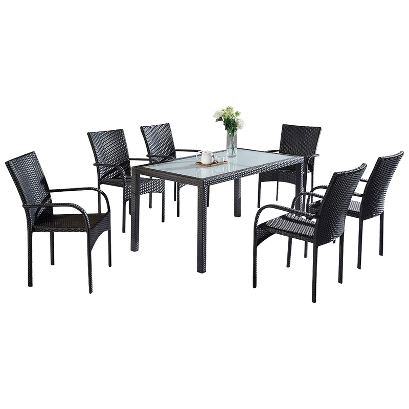 Mobília interna e exterior dos restaurantes do jardim do bistro que janta grupos