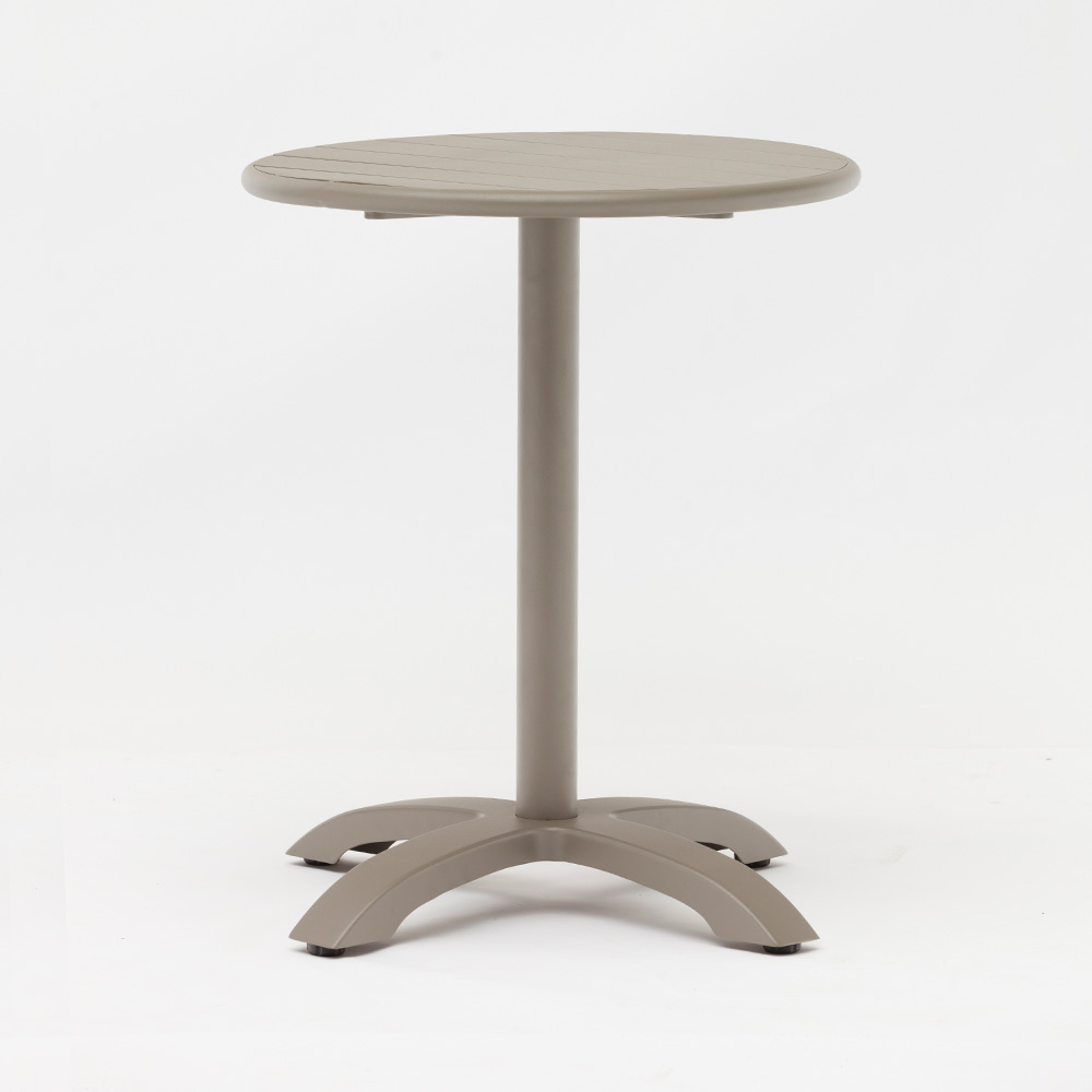 Mesa de jantar e cadeiras de alumínio do metal do pátio do jardim dos restaurantes ajustadas
