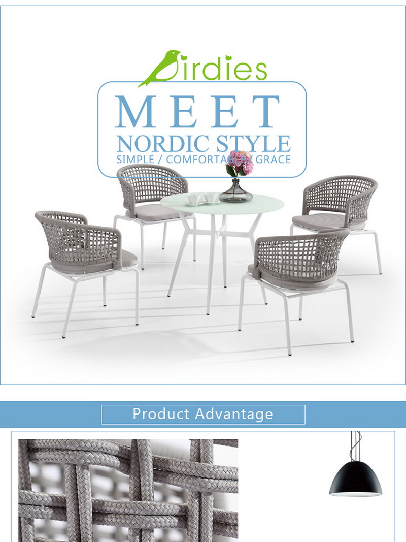 mesa e cadeiras de bistr&ocirc;