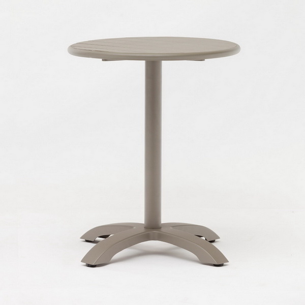 Mesa de pátio de metal toda em alumínio adiciona cor à casa